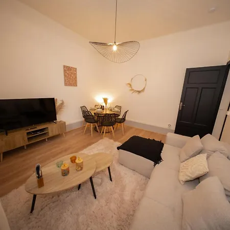 L'elegance - Cozy & Parking Lejlighed *