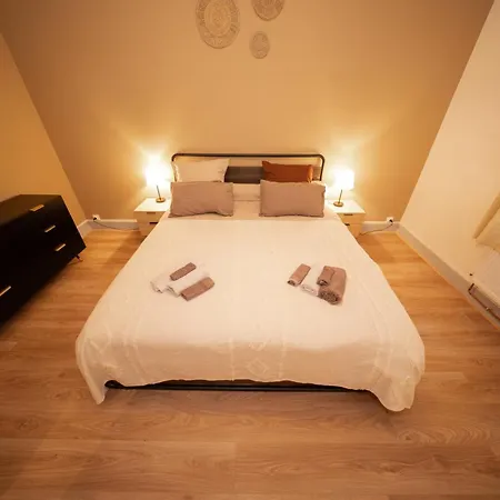 L'elegance - Cozy & Parking Apartament *